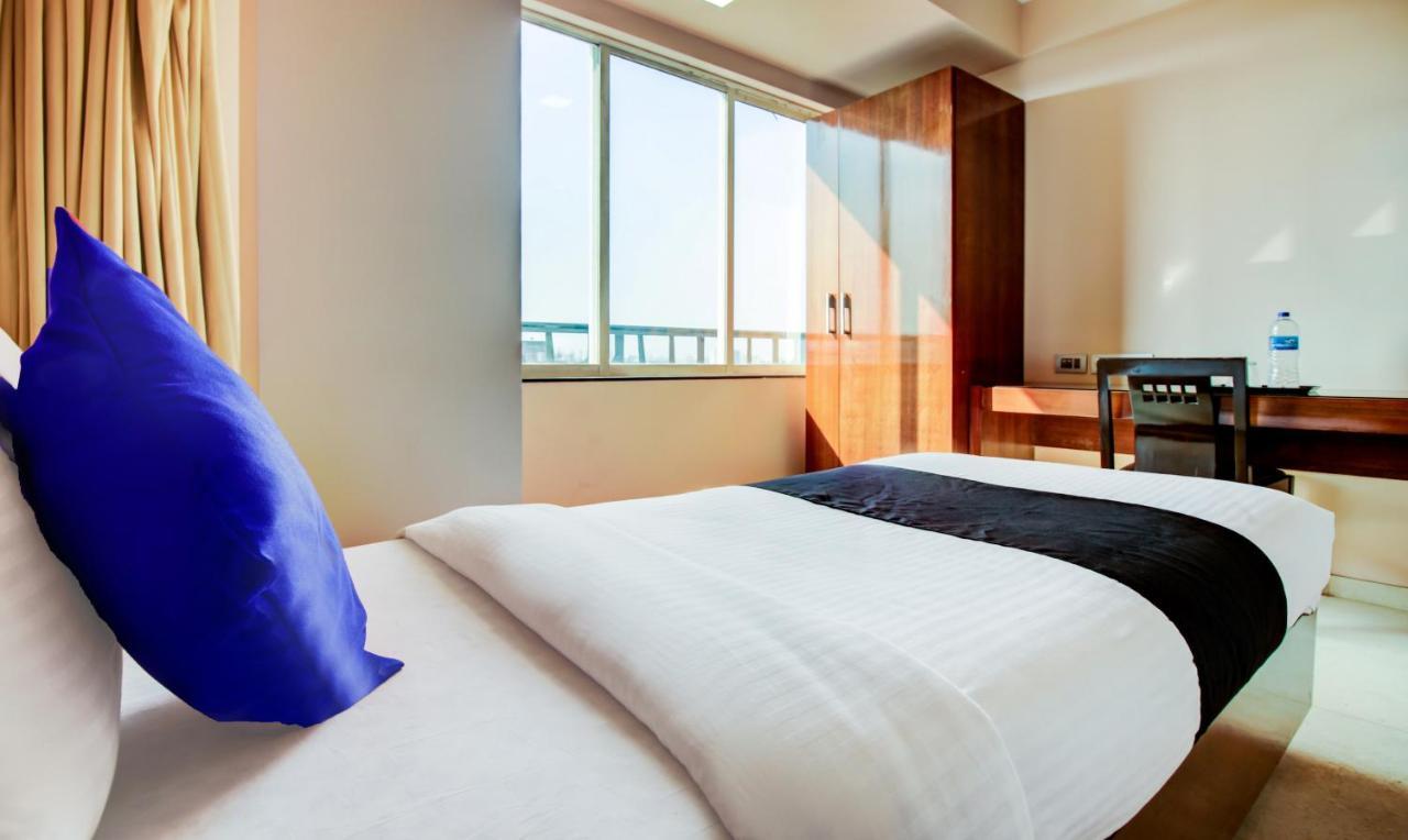 Hotel Imperial Residency Мумбаи Экстерьер фото
