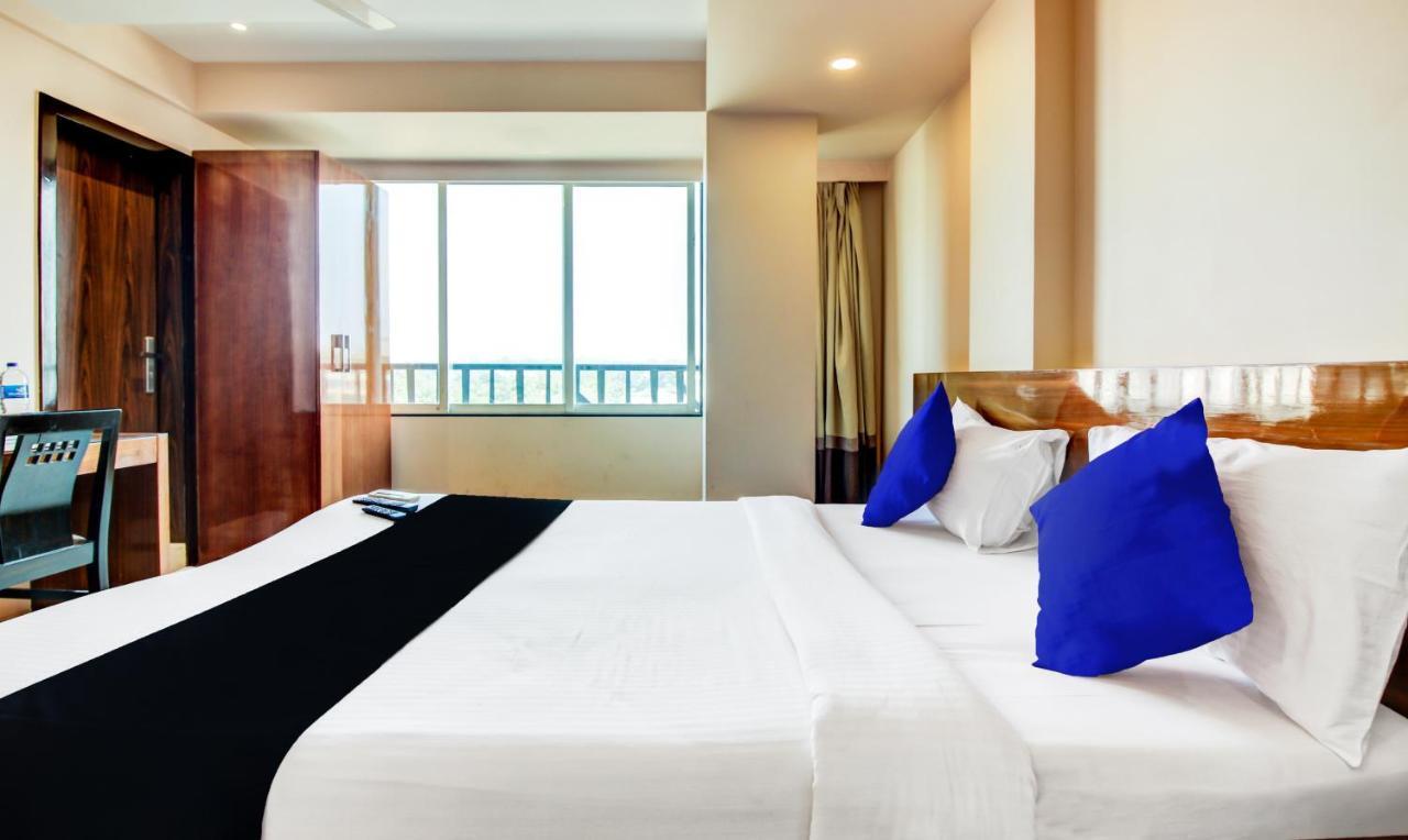Hotel Imperial Residency Мумбаи Экстерьер фото
